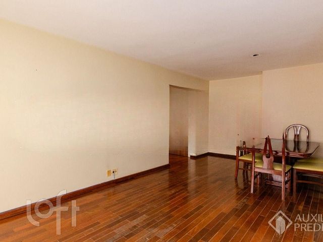 Apartamento com 109m², 3 dormitórios, 1 suíte, 1 vaga, Cristo Redentor em Porto Alegre