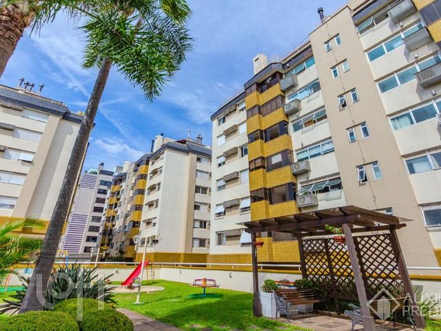 Apartamento com 109m², 3 dormitórios, 1 suíte, 1 vaga, Cristo Redentor em Porto Alegre