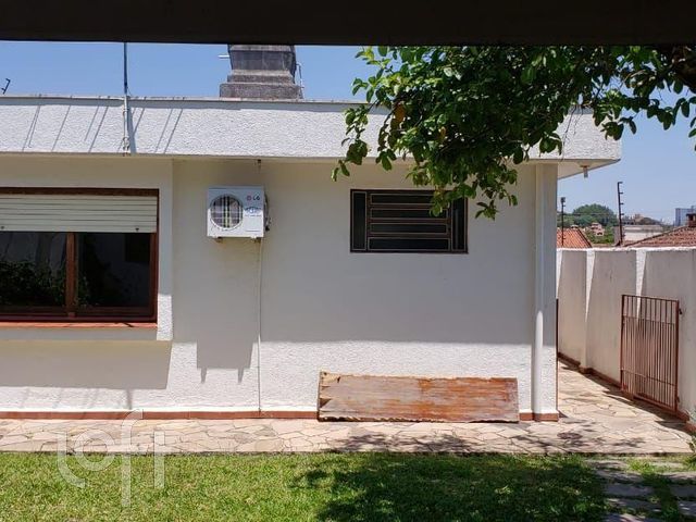 Casa com 279m², 4 dormitórios, 2 suítes, 4 vagas, Chácara das Pedras em Porto Alegre