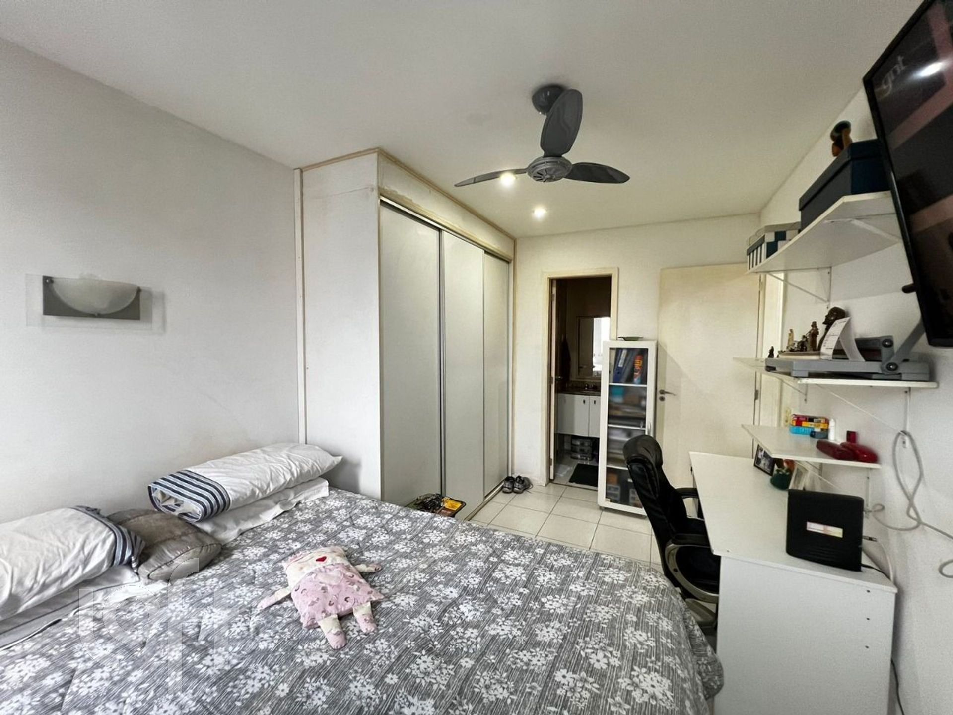 Apartamento à venda com 2 quartos, 75m² - Foto 10