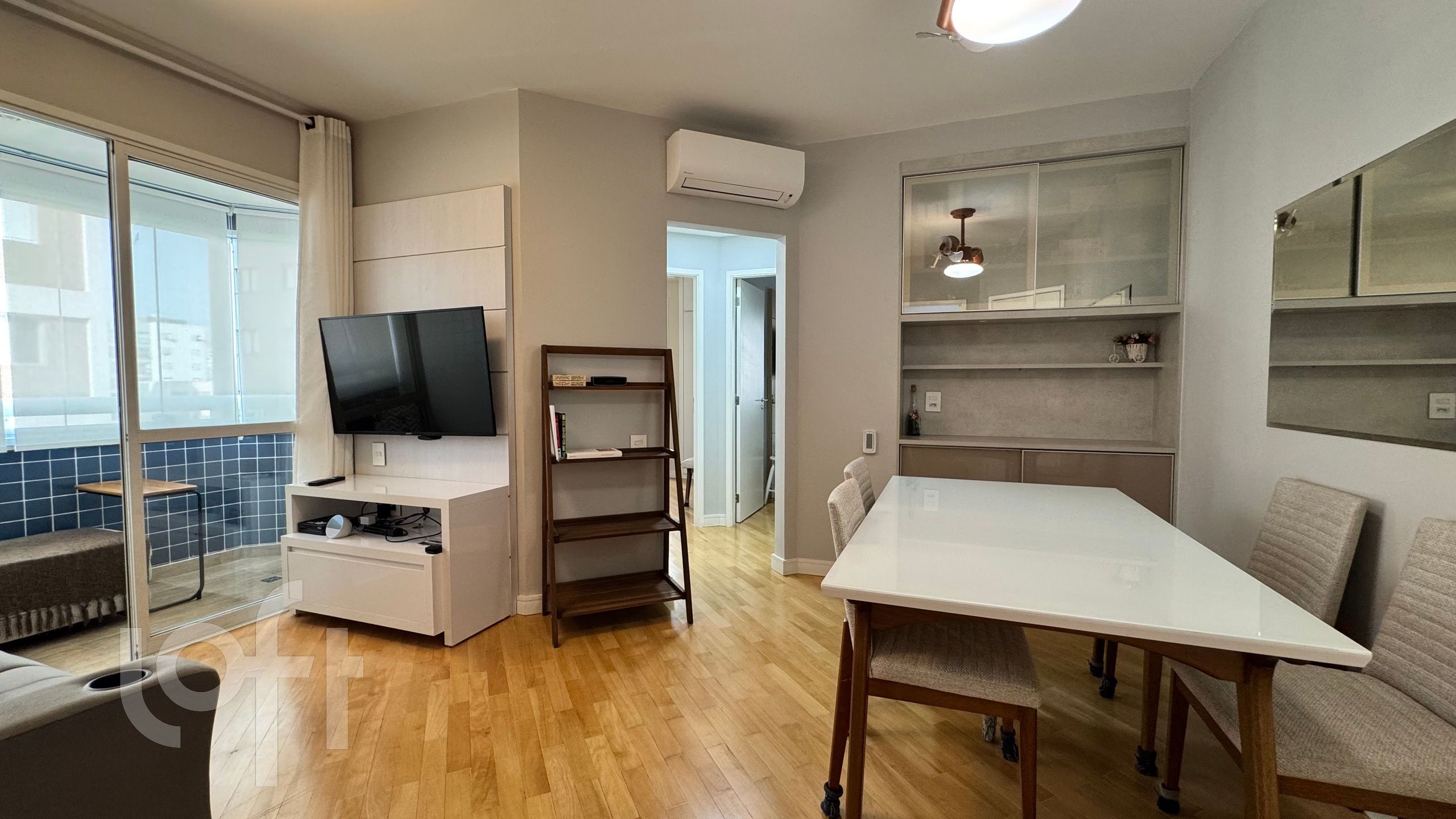 Apartamento à venda com 2 quartos, 67m² - Foto 3