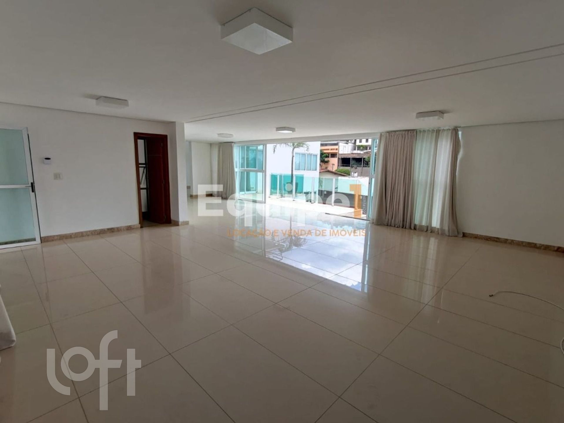 Casa à venda com 6 quartos, 620m² - Foto 4