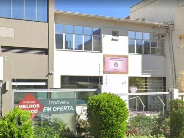 Casa com 350m², 3 dormitórios, Rio Branco em Porto Alegre