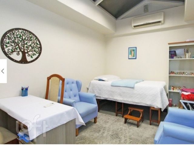 Casa com 350m², 3 dormitórios, Rio Branco em Porto Alegre