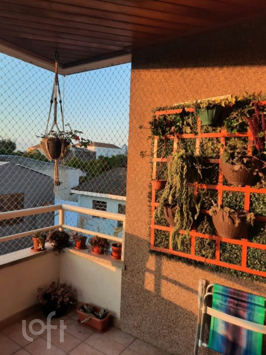 Apartamento com 82m², 2 dormitórios, 1 vaga, Floresta em Porto Alegre