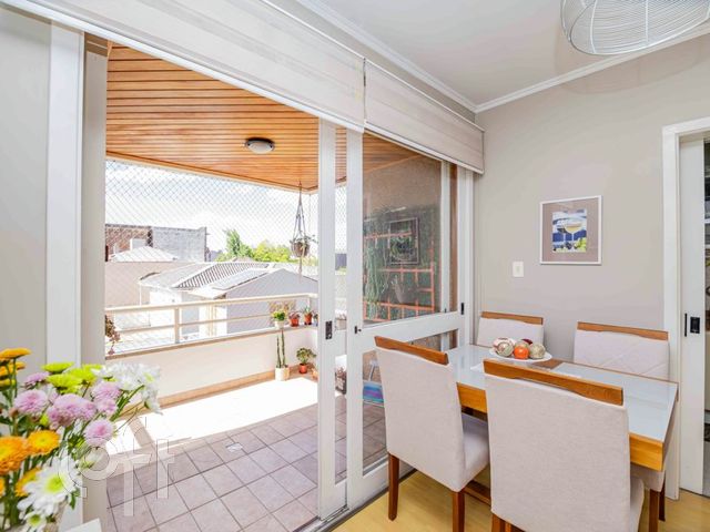 Apartamento com 82m², 2 dormitórios, 1 vaga, Floresta em Porto Alegre