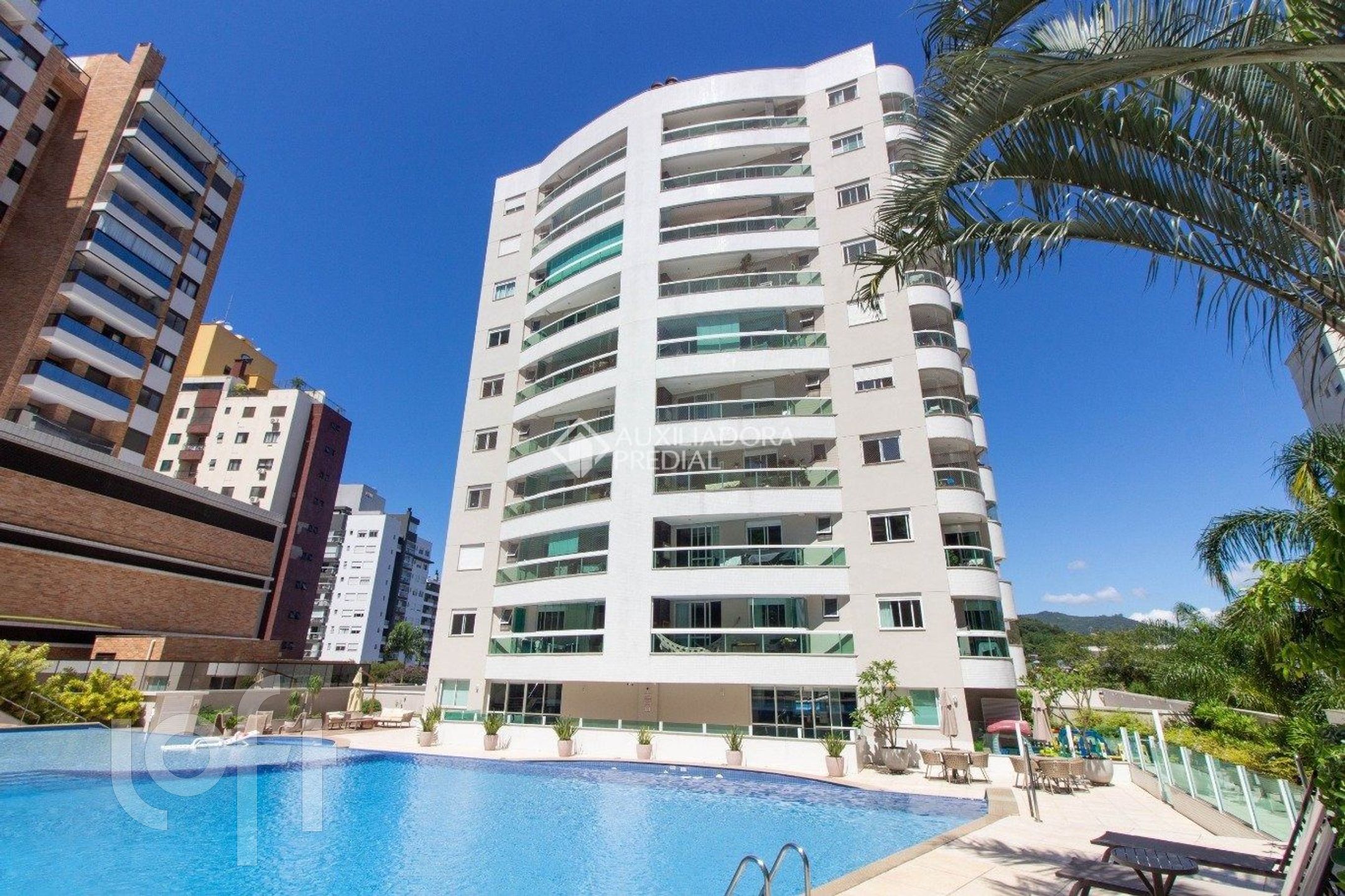 Apartamentos com 128m², 4 quartos, 1 suíte, 2 garagens, no bairro Itacorubi em Florianópolis