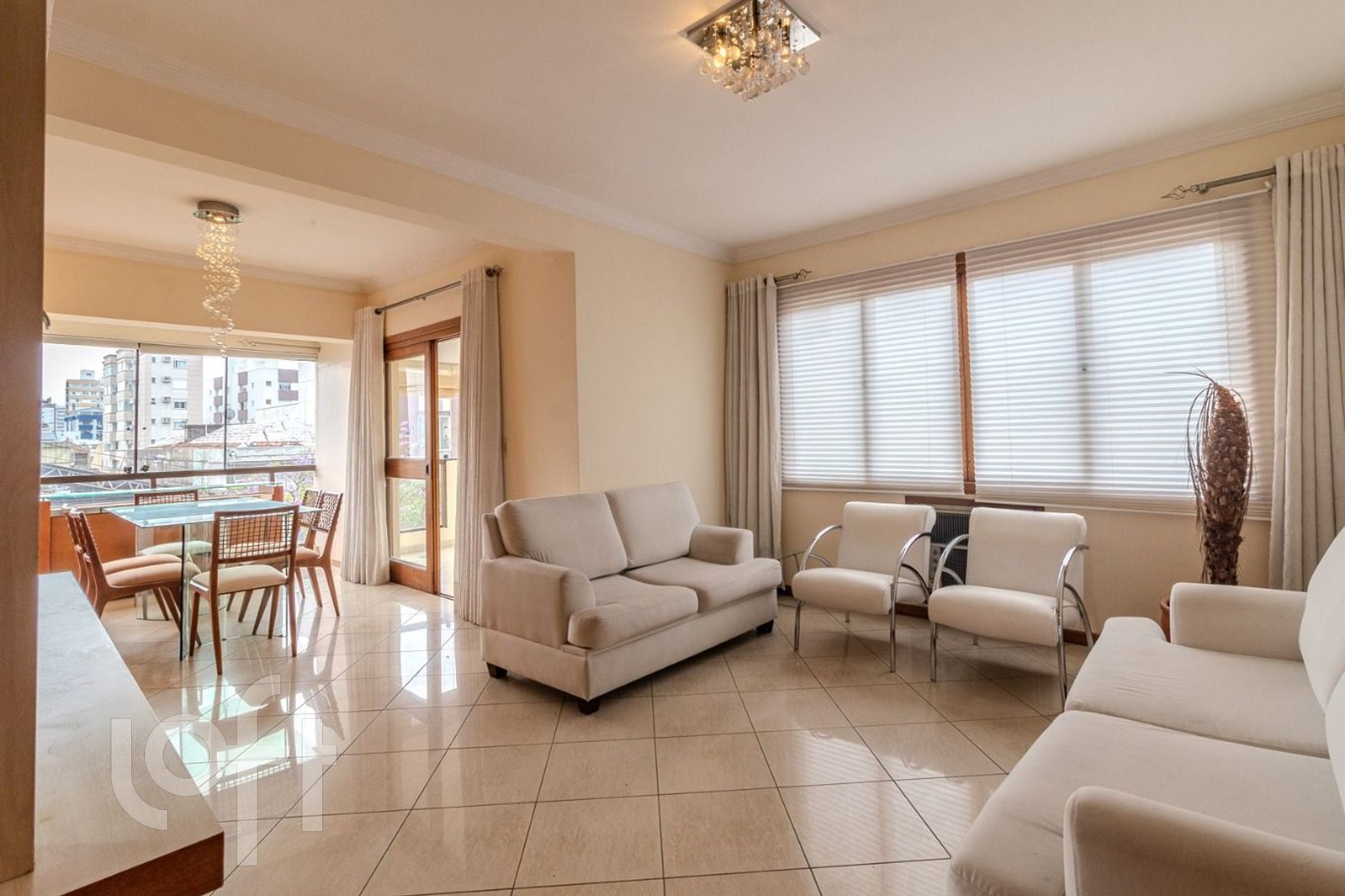 Apartamento com 96m², 2 dormitórios, 1 suíte, 1 vaga, Rio Branco em Porto Alegre