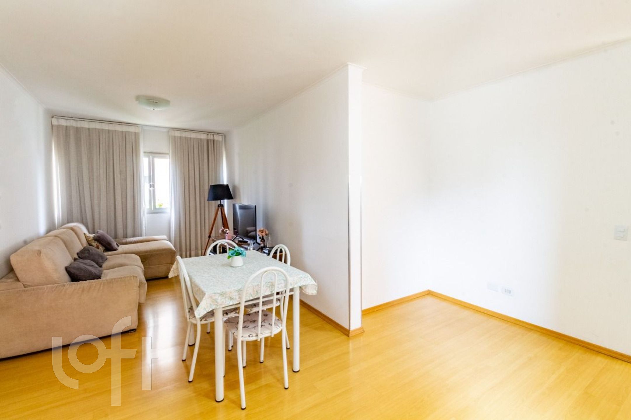 Apartamento à venda com 3 quartos, 100m² - Foto 2