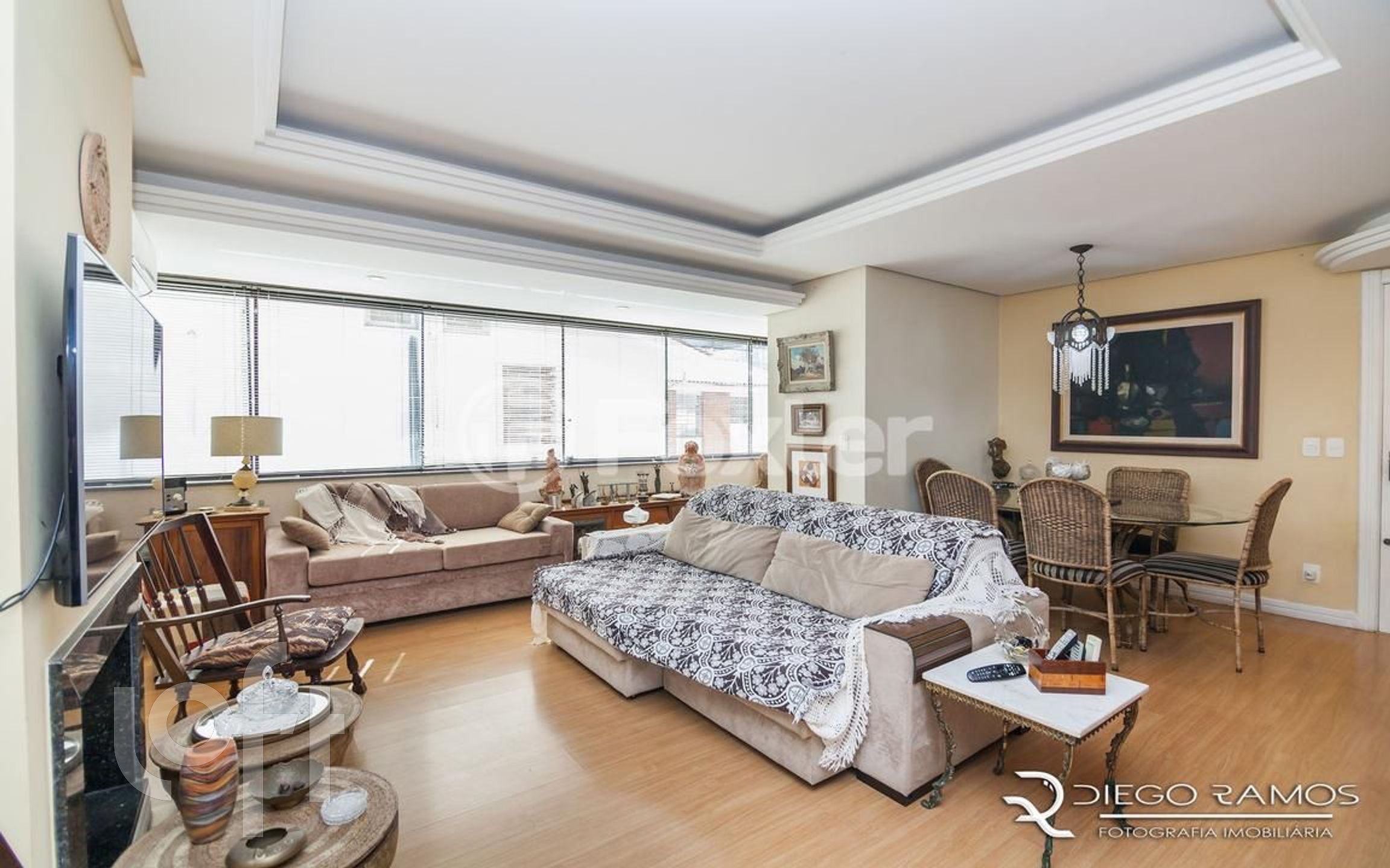 Apartamento com 114m², 3 dormitórios, 1 suíte, 2 vagas, Petrópolis em Porto Alegre