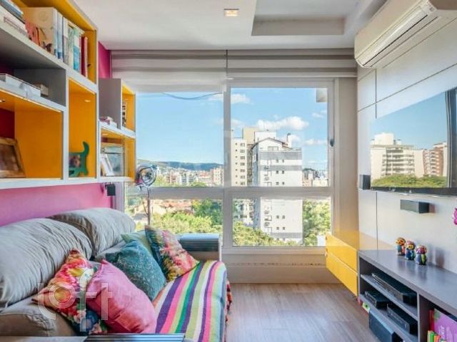 Apartamento com 64m², 2 dormitórios, 1 suíte, 1 vaga, Petrópolis em Porto Alegre