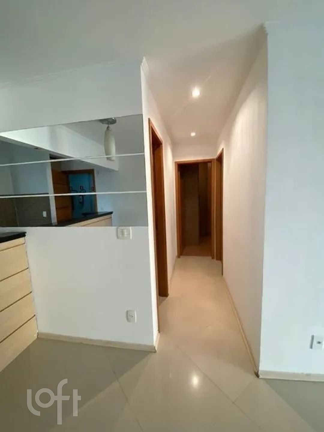 Apartamento à venda com 2 quartos, 64m² - Foto 3