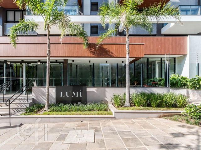 Apartamento com 241m², 3 dormitórios, 3 suítes, 3 vagas, Petrópolis em Porto Alegre