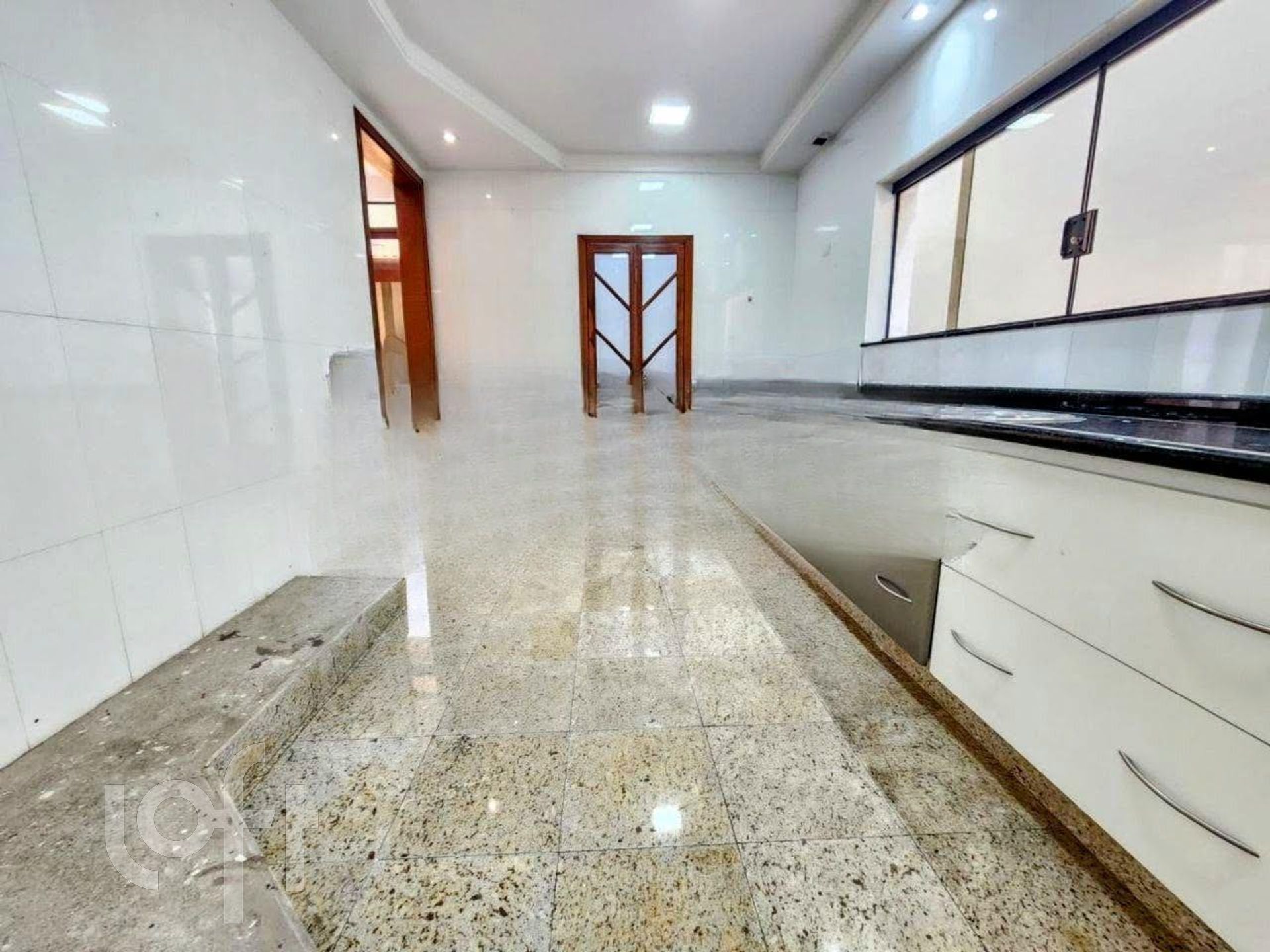 Casa à venda com 3 quartos, 354m² - Foto 23