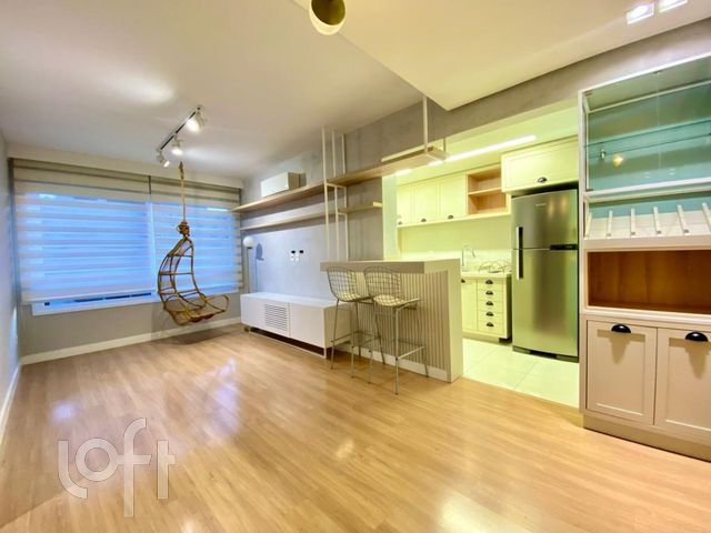 Apartamento com 61m², 2 dormitórios, 1 suíte, 2 vagas, Petrópolis em Porto Alegre