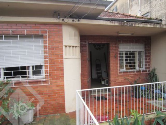 Casa com 420m², 3 dormitórios, 1 suíte, 1 vaga, Santana em Porto Alegre