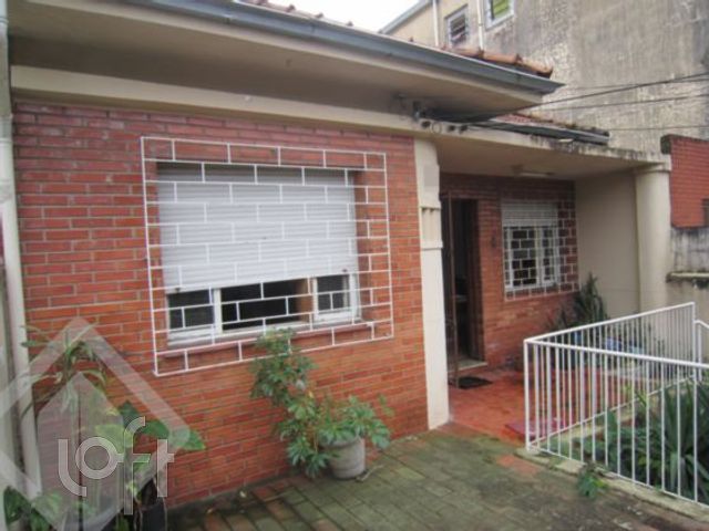 Casa com 420m², 3 dormitórios, 1 suíte, 1 vaga, Santana em Porto Alegre