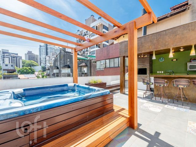 Apartamento com 129m², 2 dormitórios, 1 suíte, 1 vaga, Rio Branco em Porto Alegre