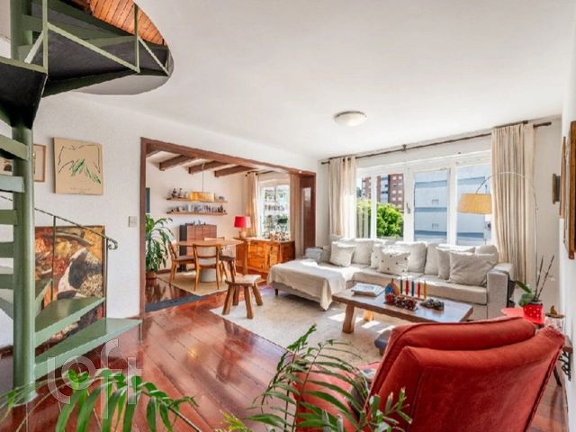 Apartamento com 236m², 3 dormitórios, 1 suíte, 2 vagas, Auxiliadora em Porto Alegre
