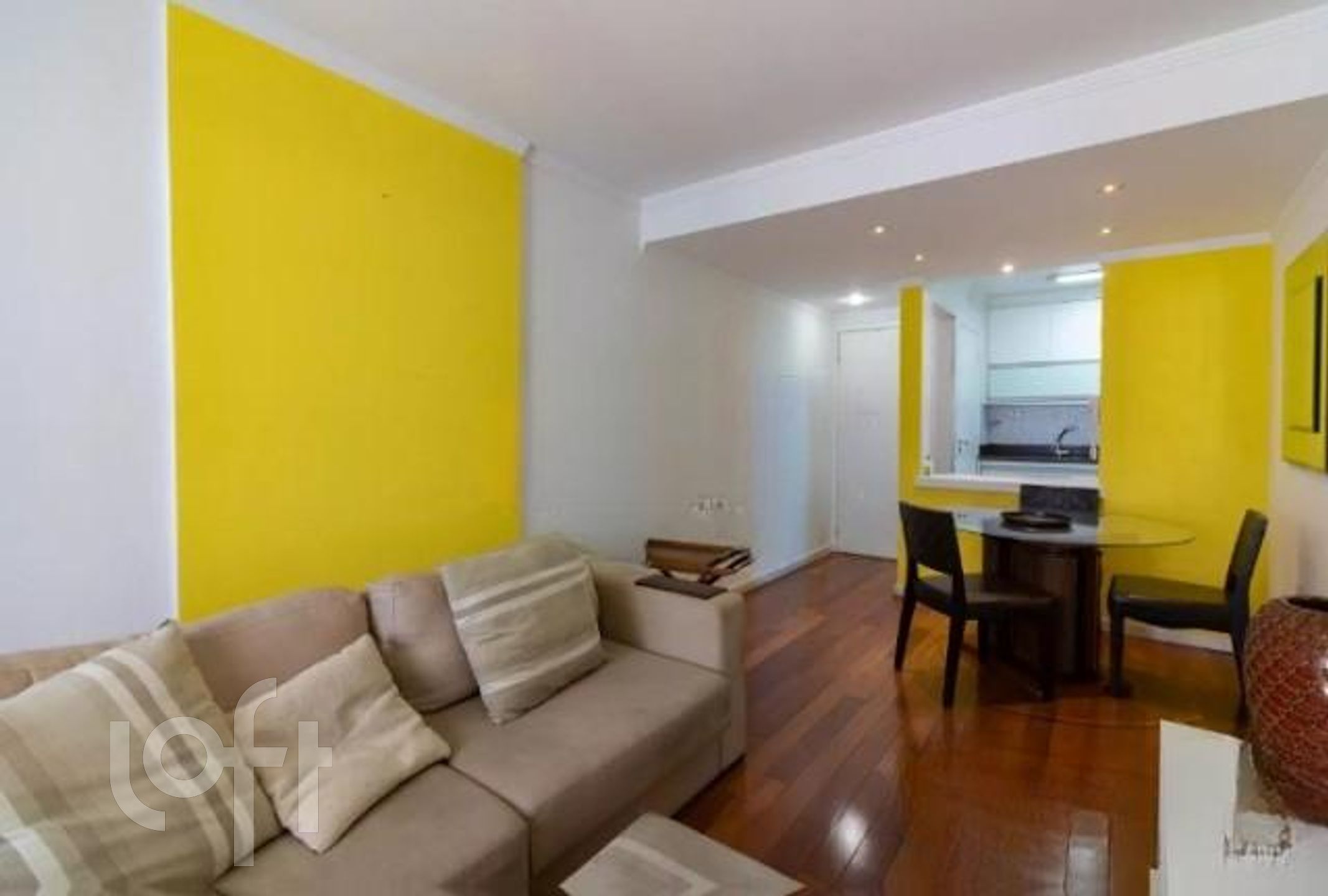 Apartamento à venda com 2 quartos, 76m² - Foto 2