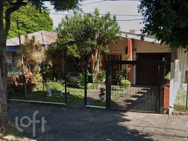Casa com 120m², 3 dormitórios, 2 vagas, Vila Ipiranga em Porto Alegre