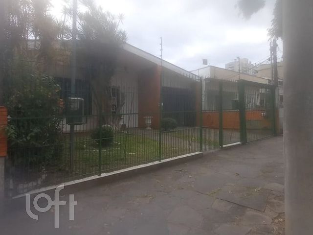 Casa com 120m², 3 dormitórios, 2 vagas, Vila Ipiranga em Porto Alegre