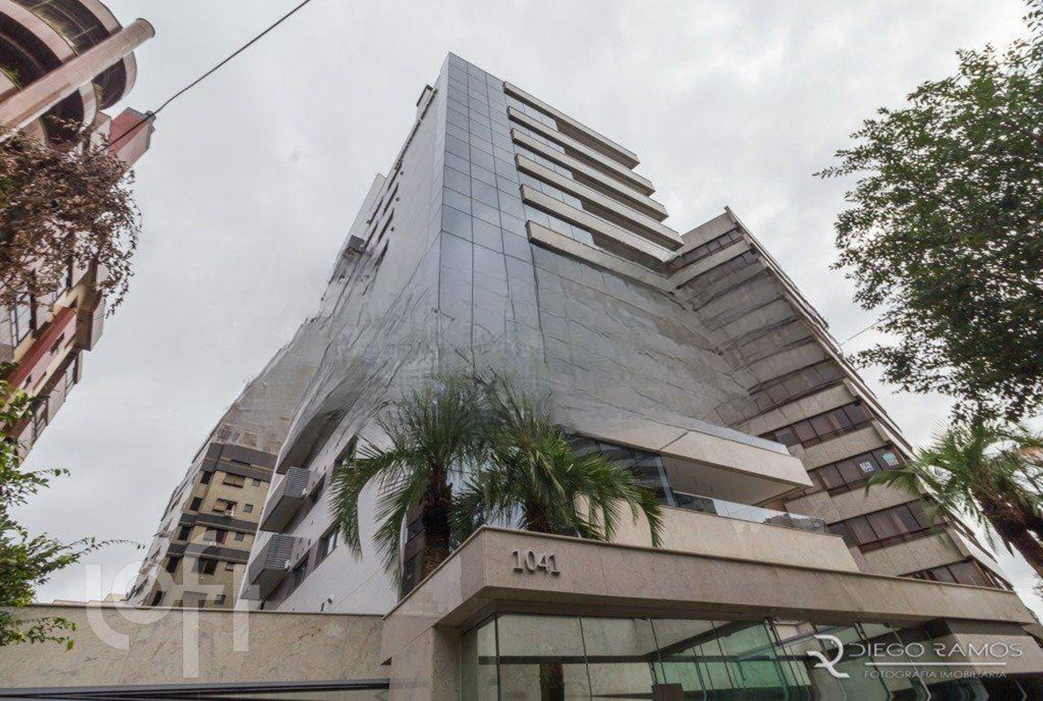 Apartamento com 242m², 3 dormitórios, 3 suítes, 3 vagas, Bela Vista em Porto Alegre