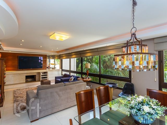 Apartamento com 157m², 3 dormitórios, 3 suítes, 2 vagas, Rio Branco em Porto Alegre