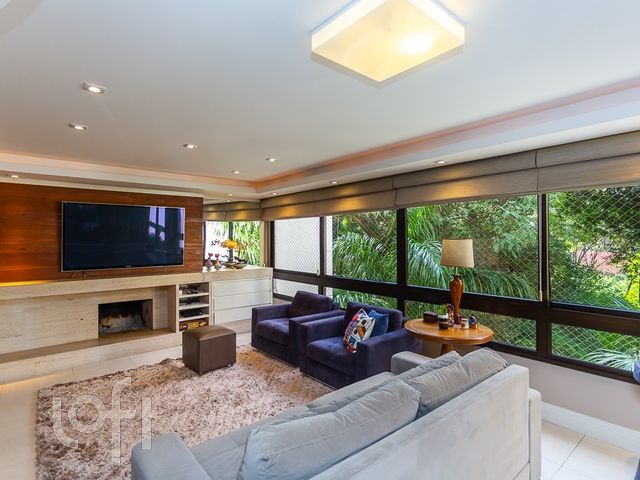 Apartamento com 157m², 3 dormitórios, 3 suítes, 2 vagas, Rio Branco em Porto Alegre