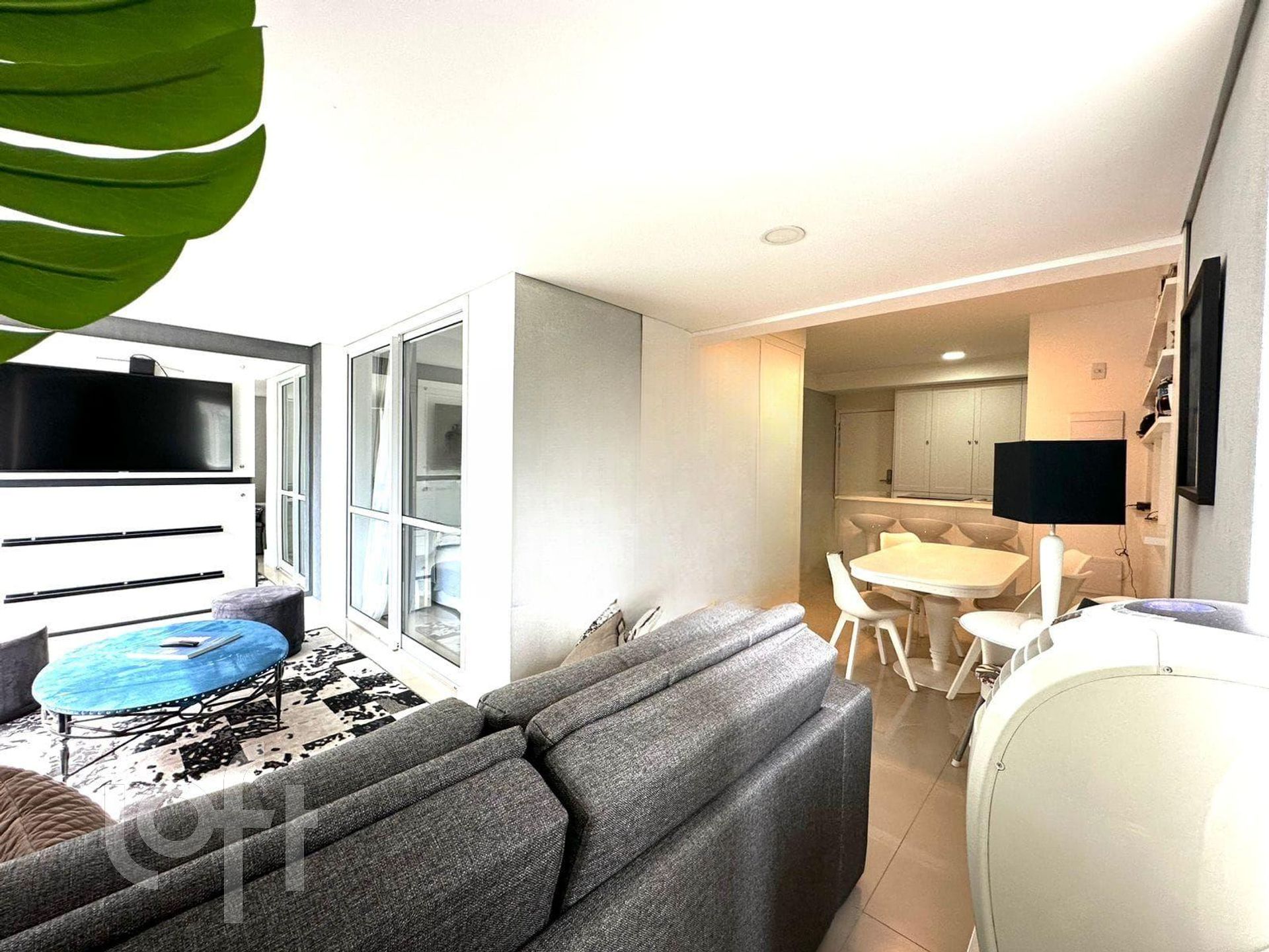 Apartamento à venda com 1 quarto, 50m² - Foto 1