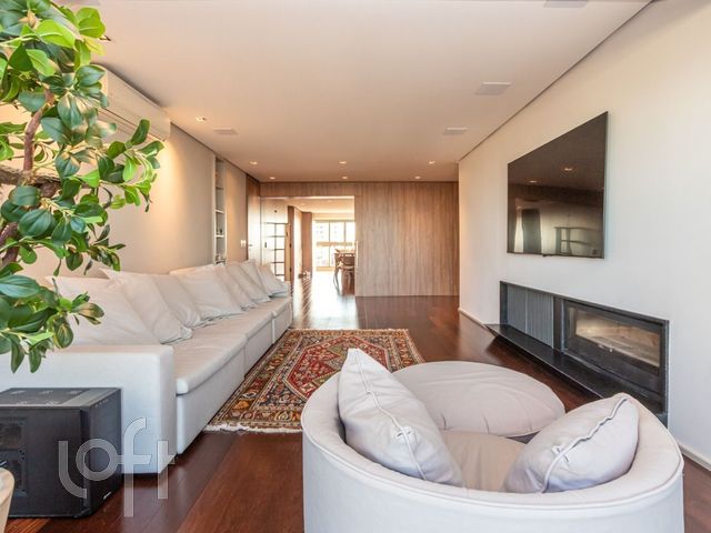 Apartamento com 172m², 2 dormitórios, 2 suítes, 3 vagas, Três Figueiras em Porto Alegre