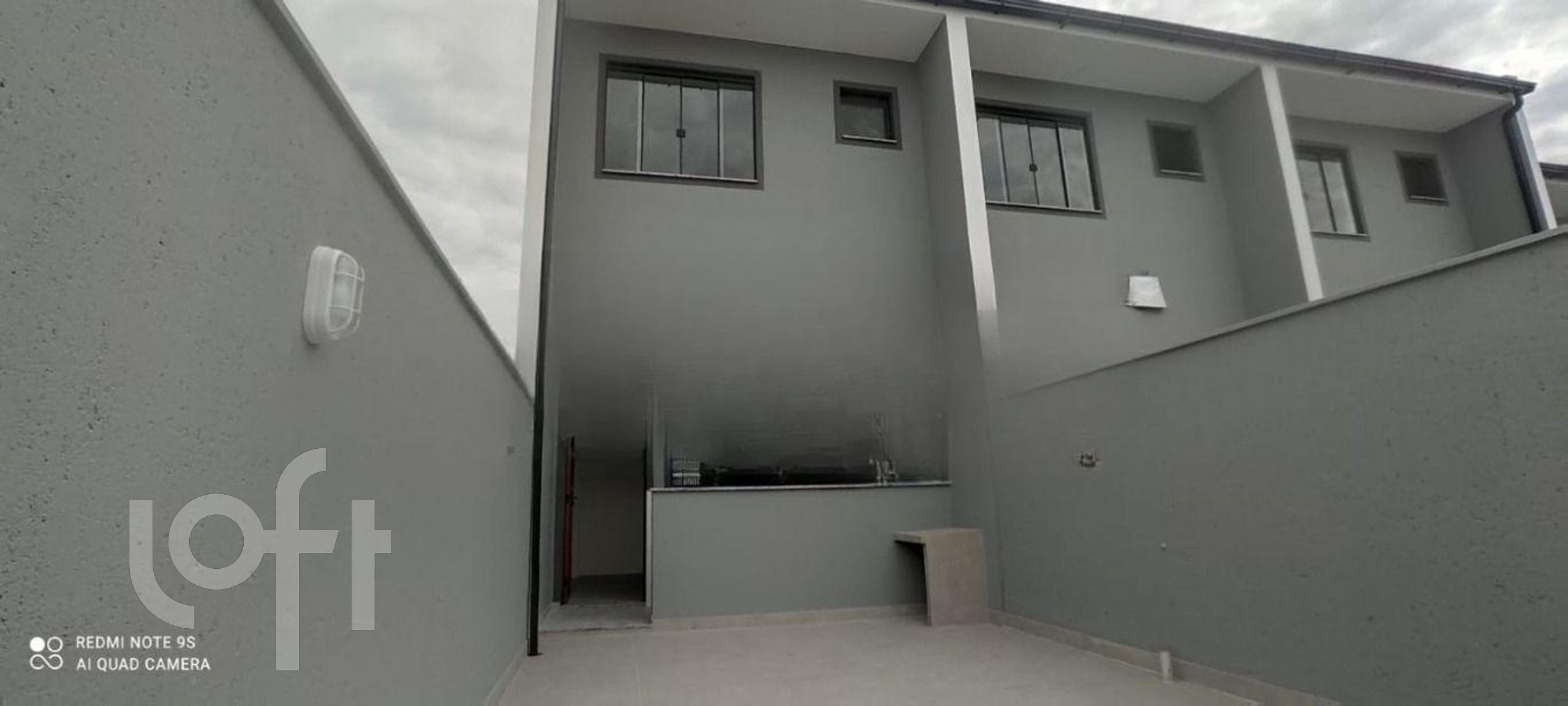 Casa à venda em Forquilhas com 85 m², 2 quartos, 2 suítes
