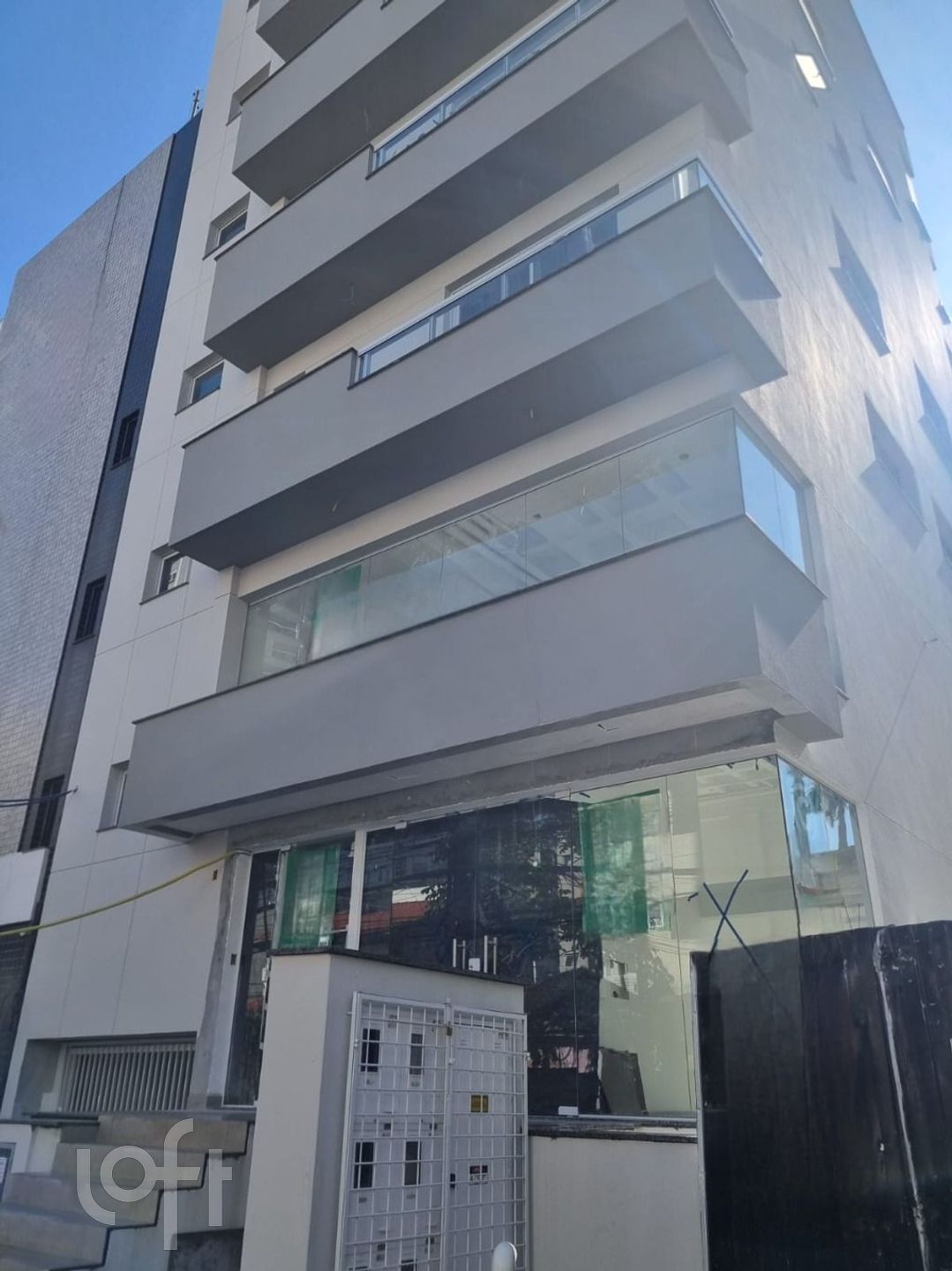 Apartamentos com 95m², 2 quartos, 2 suítes, 2 garagens, no bairro Centro em Florianópolis