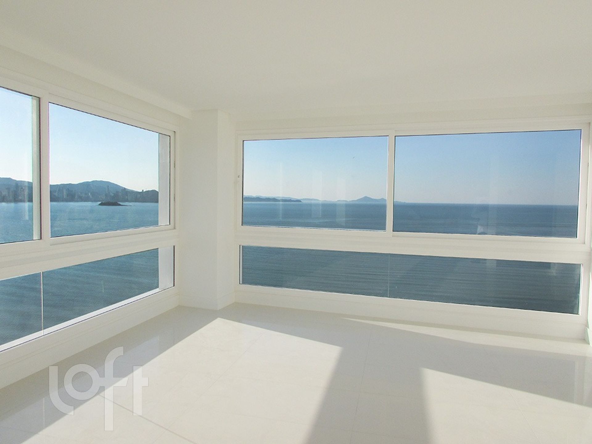 Apartamento à venda em Barra Sul com 157 m², 3 quartos, 3 suítes, 2 vagas