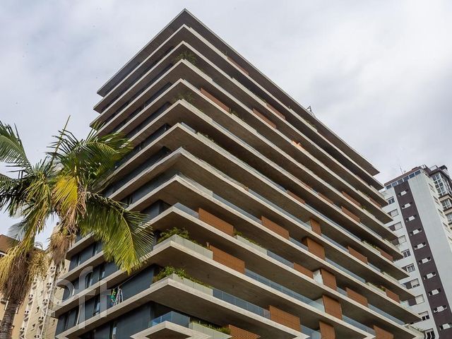 Apartamento com 317m², 3 dormitórios, 3 suítes, 4 vagas, Petrópolis em Porto Alegre