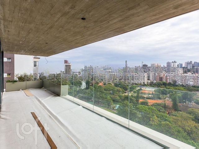 Apartamento com 317m², 3 dormitórios, 3 suítes, 4 vagas, Petrópolis em Porto Alegre
