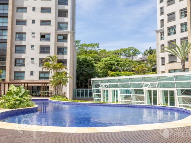 Apartamento com 120m², 3 dormitórios, 1 suíte, 2 vagas, Três Figueiras em Porto Alegre