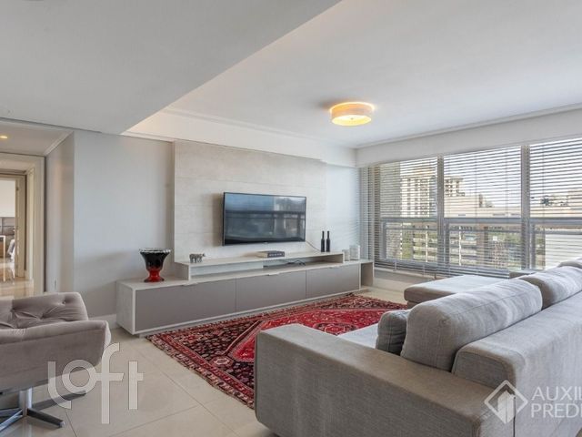 Apartamento com 120m², 3 dormitórios, 1 suíte, 2 vagas, Três Figueiras em Porto Alegre