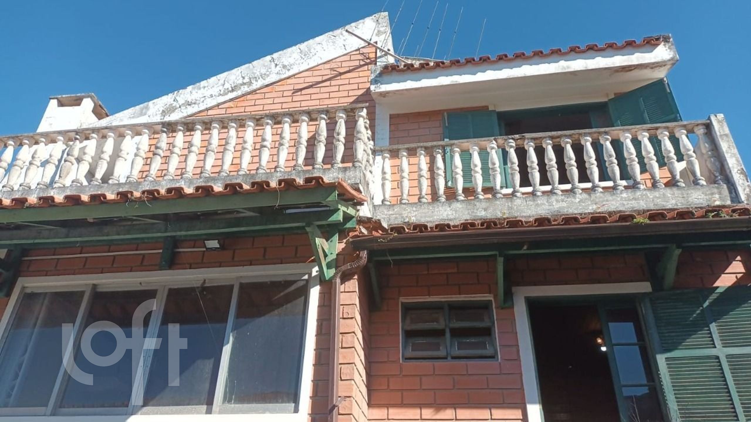 Casa à venda em Ingleses com 327 m², 5 quartos, 3 vagas