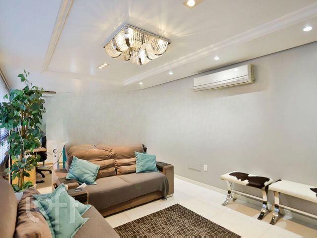 Apartamento com 118m², 3 dormitórios, 3 suítes, 2 vagas, Higienópolis em Porto Alegre