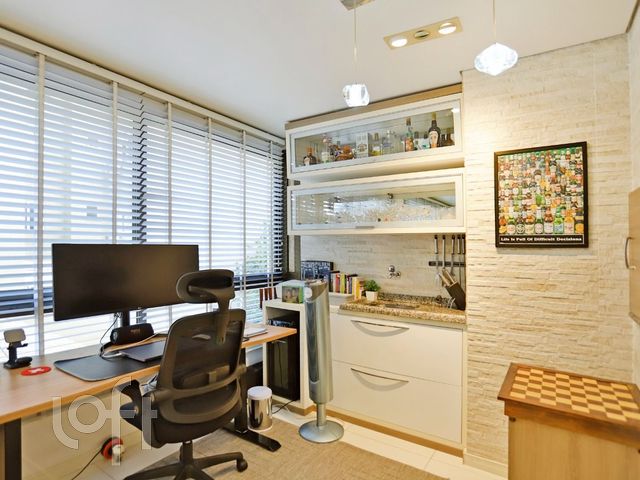 Apartamento com 118m², 3 dormitórios, 3 suítes, 2 vagas, Higienópolis em Porto Alegre