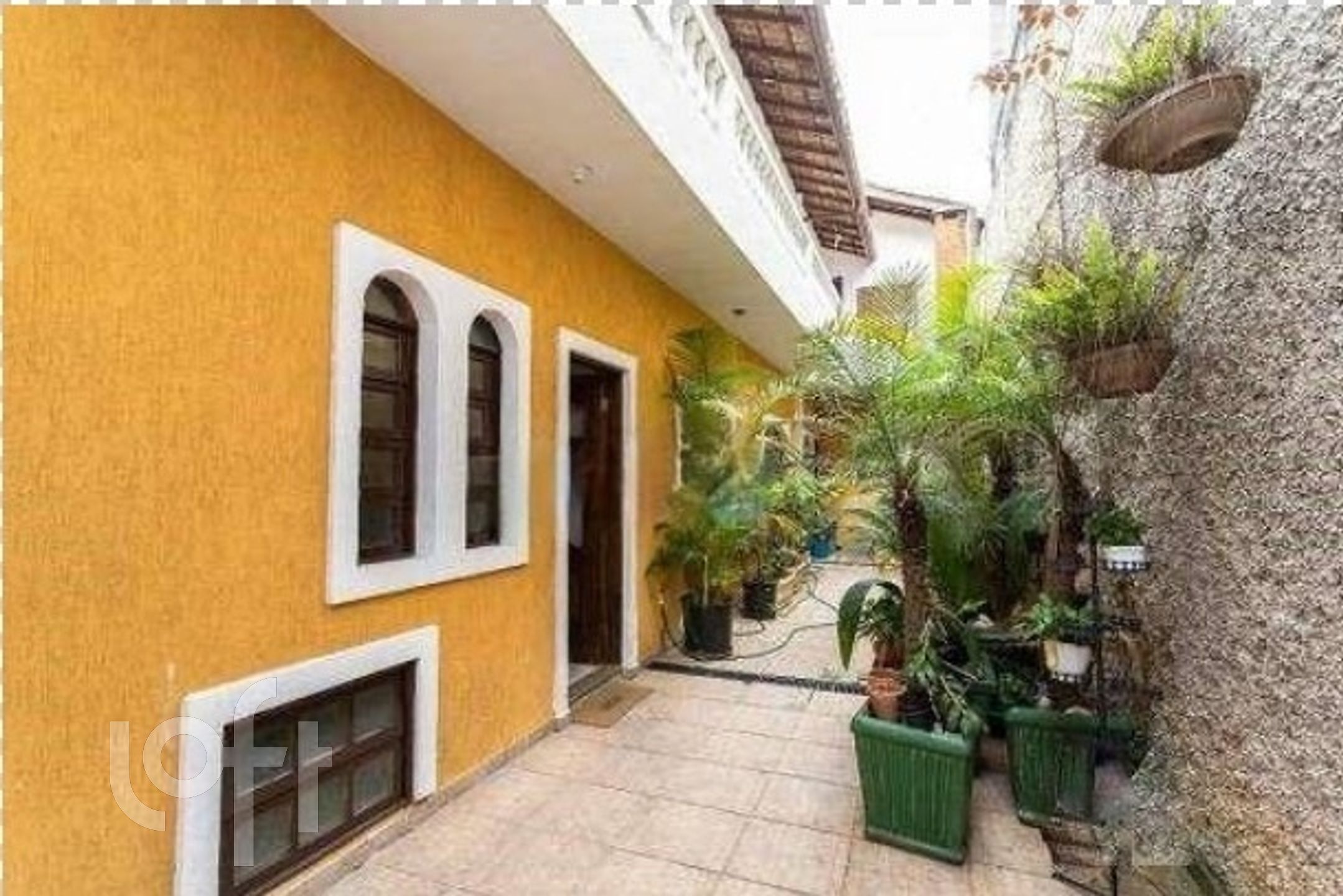 Casa à venda com 6 quartos, 230m² - Foto 1