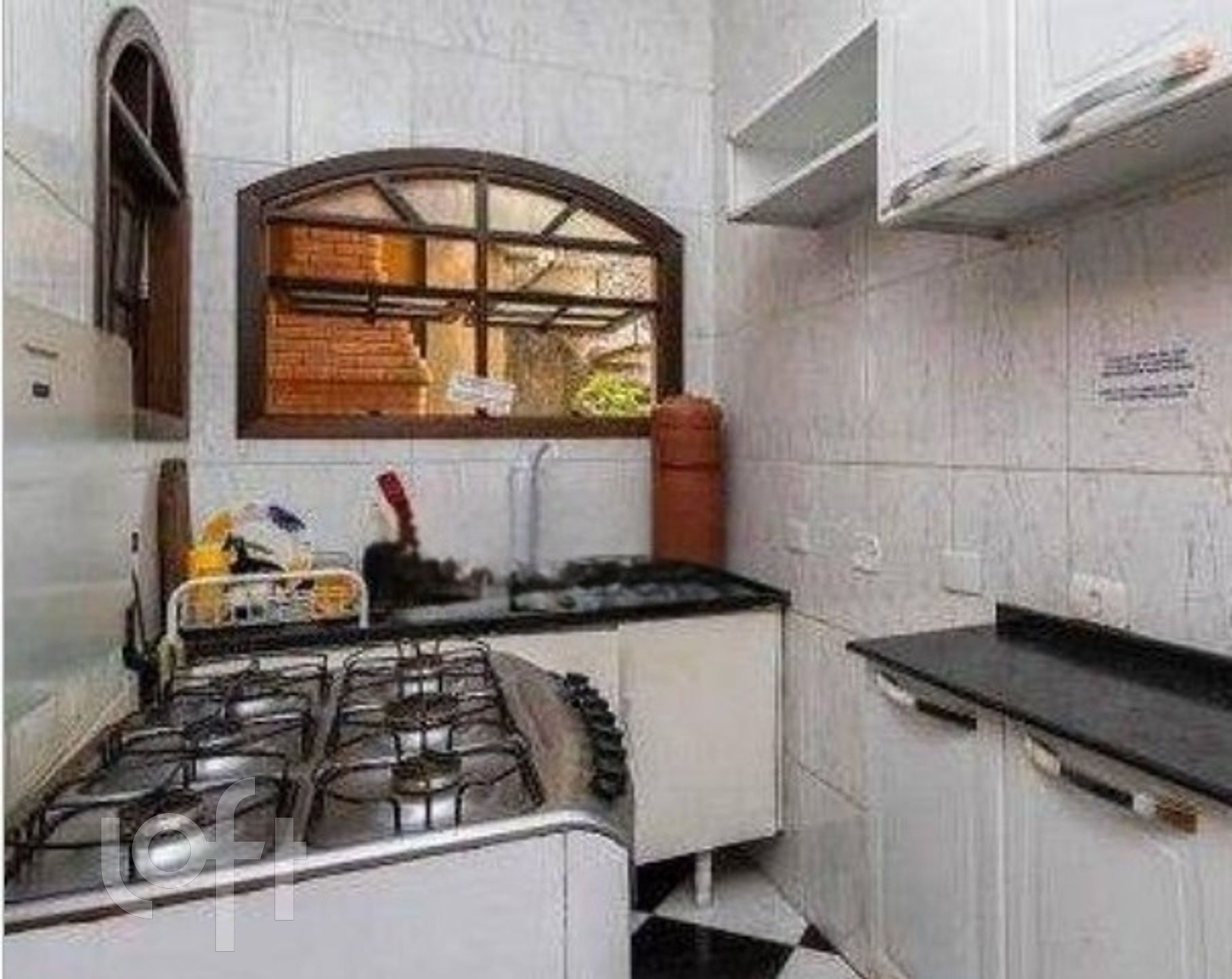 Casa à venda com 6 quartos, 230m² - Foto 2