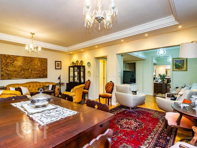 Apartamento com 132m², 3 dormitórios, 1 suíte, 1 vaga, Bom Fim em Porto Alegre