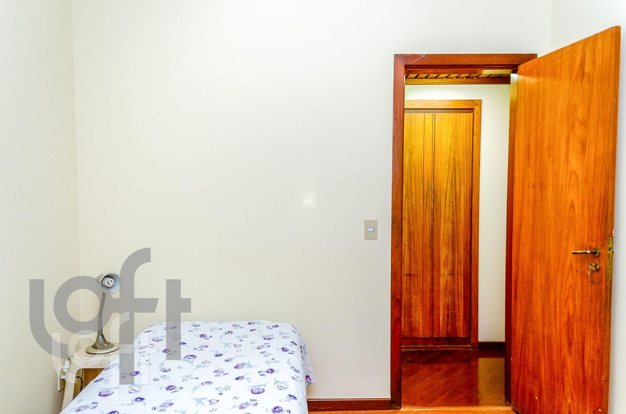 Apartamento à venda com 4 quartos, 165m² - Foto 2