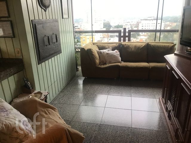 Apartamento com 172m², 3 dormitórios, 1 suíte, 4 vagas, Floresta em Porto Alegre