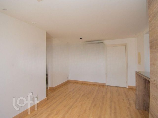 Apartamento com 68m², 2 dormitórios, 1 suíte, 1 vaga, Vila Ipiranga em Porto Alegre