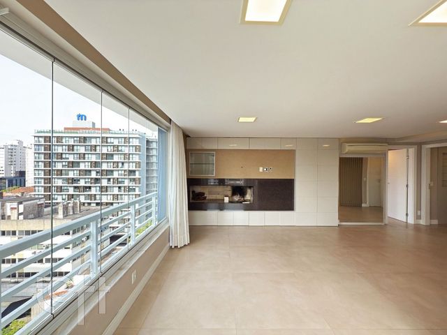 Apartamento com 93m², 2 dormitórios, 2 suítes, 2 vagas, Auxiliadora em Porto Alegre