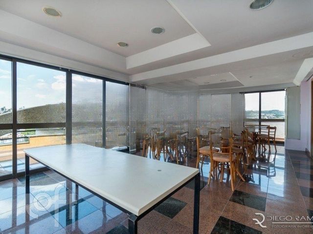 Apartamento com 97m², 2 dormitórios, 1 suíte, 2 vagas, Rio Branco em Porto Alegre