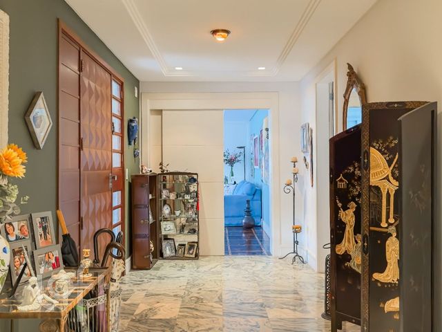 Apartamento com 283m², 3 dormitórios, 1 suíte, 2 vagas, Independência em Porto Alegre